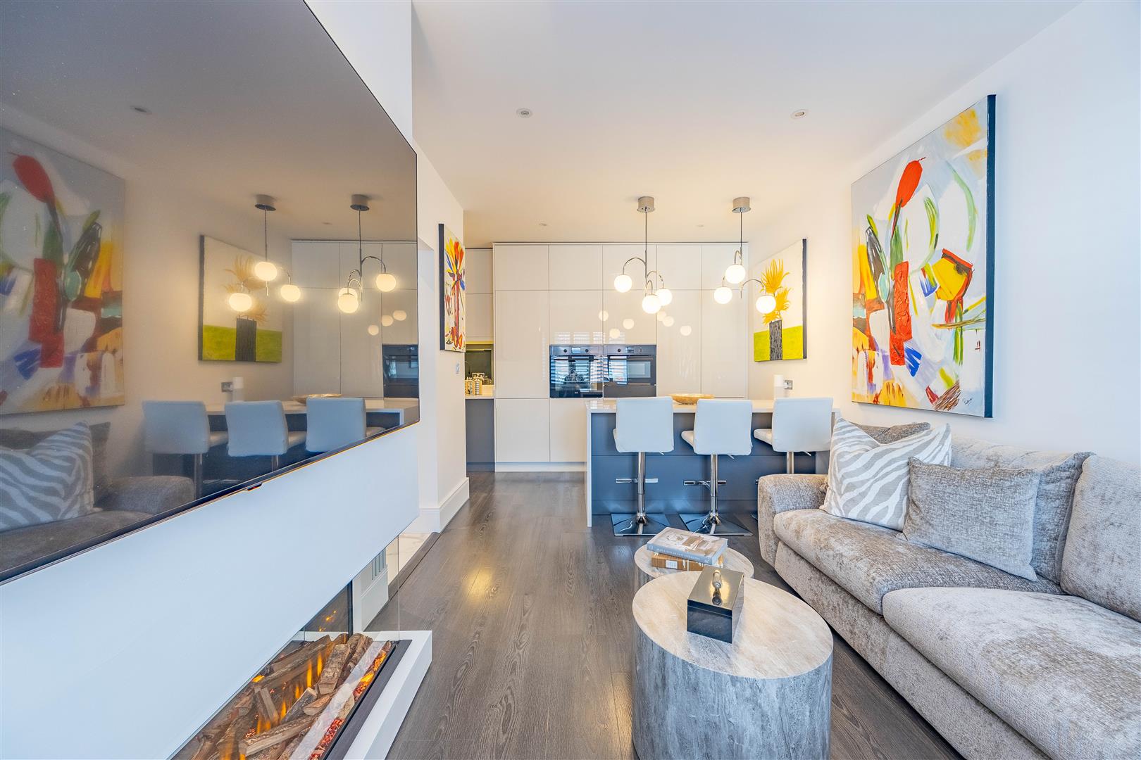 Lounge/Kitchen